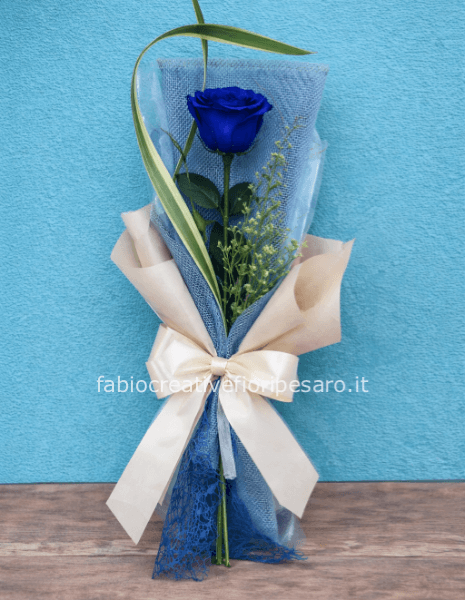 Rosa Blu Stabilizzata – Un Fiore Eterno per un Messaggio Speciale
