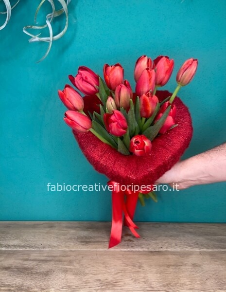 ❤️ Cuore di Tulipani – Eleganza semplice, emozione autentica 🌷✨